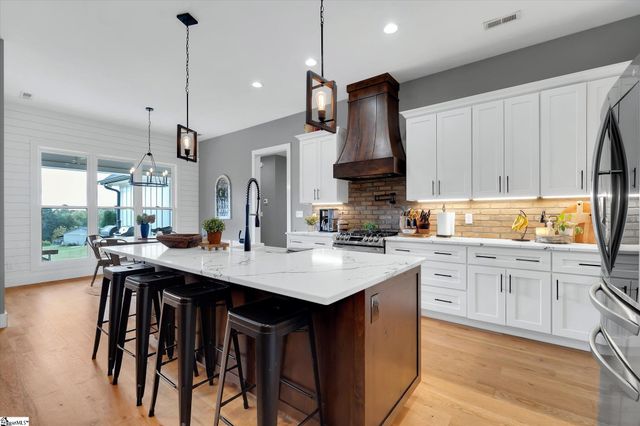 2015 Walhalla Highway, Pickens, SC 29671