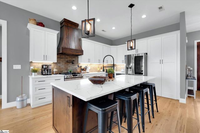 2015 Walhalla Highway, Pickens, SC 29671