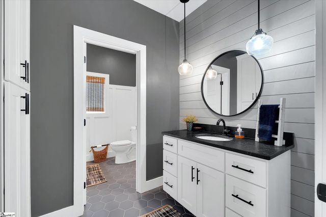 2015 Walhalla Highway, Pickens, SC 29671