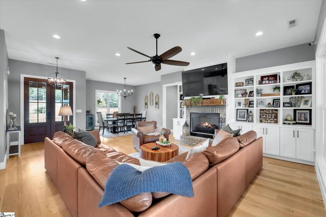 2015 Walhalla Highway, Pickens, SC 29671