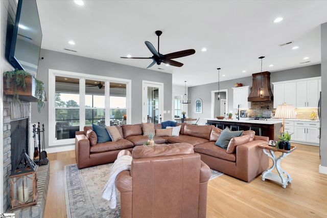 2015 Walhalla Highway, Pickens, SC 29671