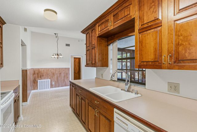 1407 SE Valerius Street SE, Palm Bay, FL 32909