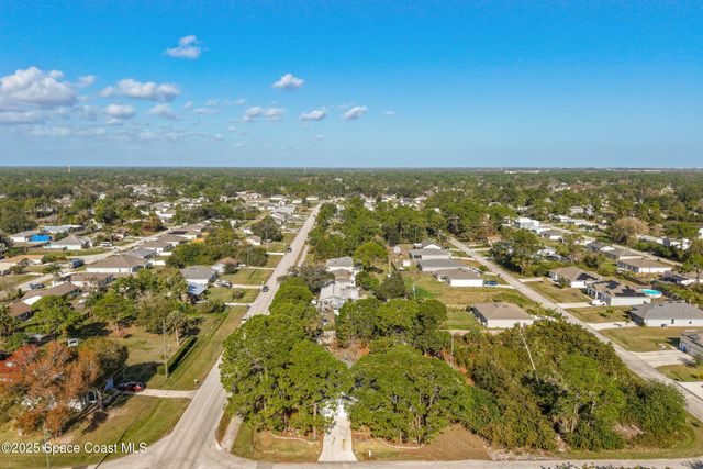 1407 SE Valerius Street SE, Palm Bay, FL 32909