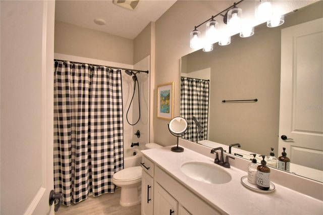 868 BLUE CREEK DRIVE, Haines City, FL 33844
