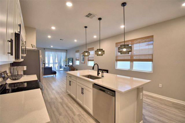 868 BLUE CREEK DRIVE, Haines City, FL 33844