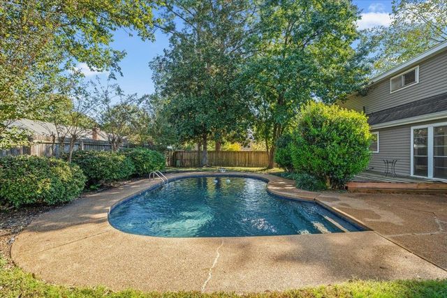 8438 RIVER GLEN DR, Germantown, TN 38139