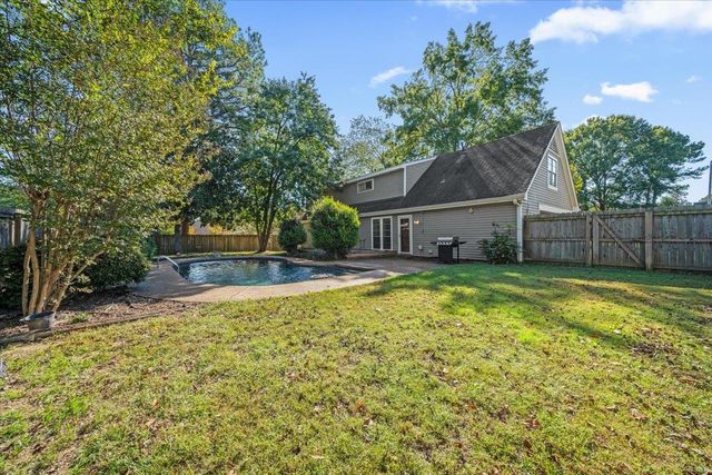 8438 RIVER GLEN DR, Germantown, TN 38139