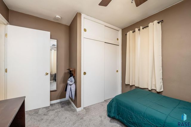 3112 E 19th St Street, Sioux Falls, SD 57103