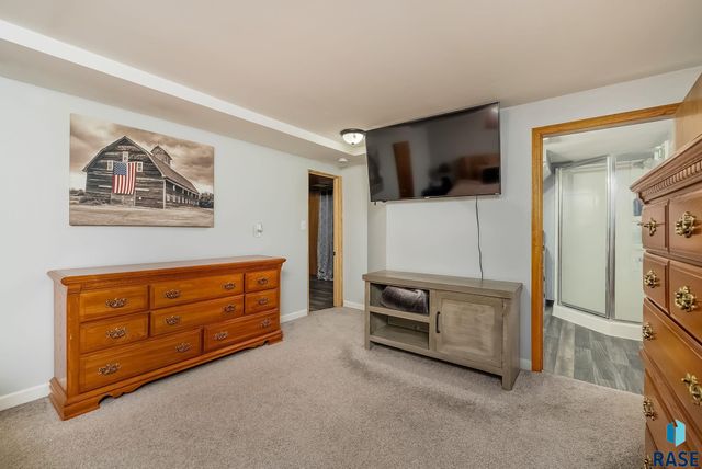 3112 E 19th St Street, Sioux Falls, SD 57103