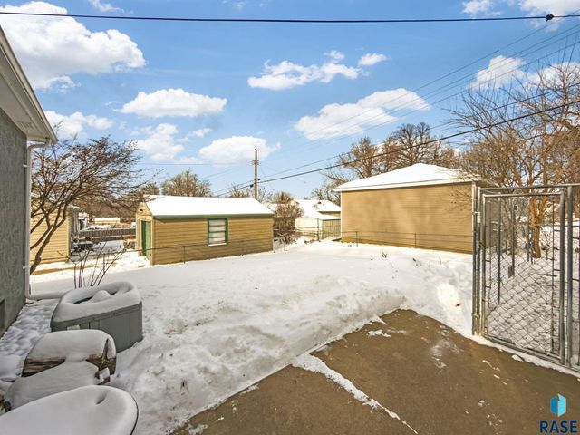 3112 E 19th St Street, Sioux Falls, SD 57103