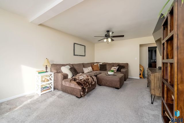 3112 E 19th St Street, Sioux Falls, SD 57103