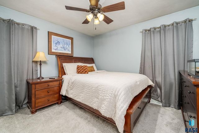 3112 E 19th St Street, Sioux Falls, SD 57103