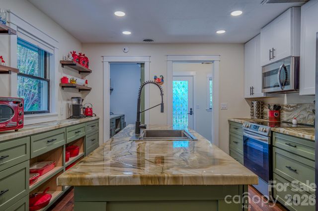 176 Sunny Street, Marion, NC 28752