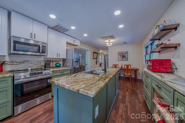176 Sunny Street, Marion, NC 28752