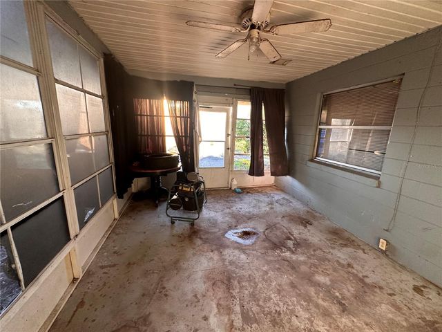 15595 NW 27TH AVENUE, Citra, FL 32113