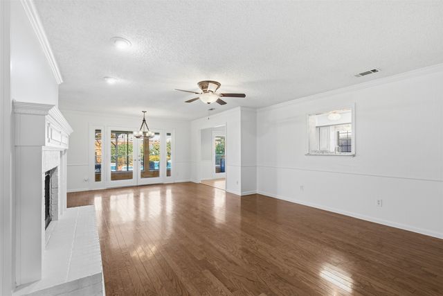 1905 Wimbledon Drive, Arlington, TX 76017