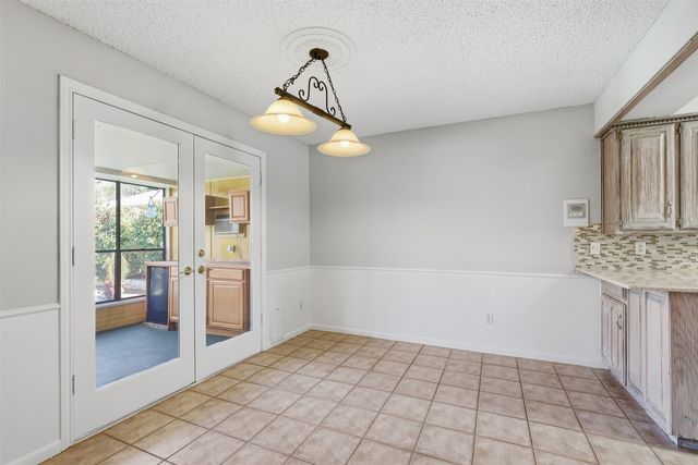 1905 Wimbledon Drive, Arlington, TX 76017