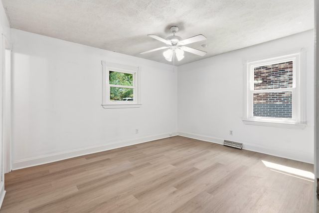 220 Crestwood Drive, Summerville, SC 29483