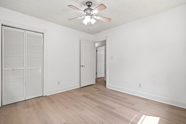 220 Crestwood Drive, Summerville, SC 29483
