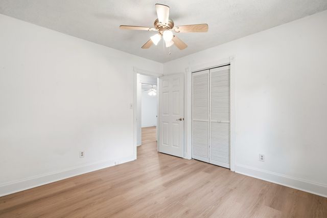 220 Crestwood Drive, Summerville, SC 29483