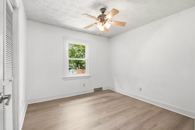 220 Crestwood Drive, Summerville, SC 29483