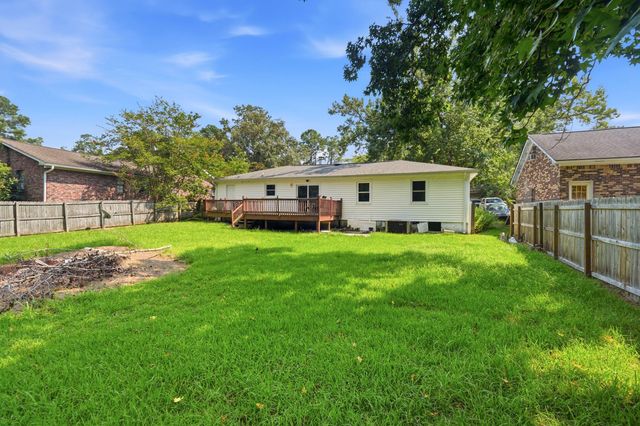 220 Crestwood Drive, Summerville, SC 29483