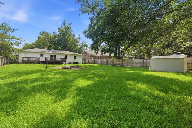 220 Crestwood Drive, Summerville, SC 29483