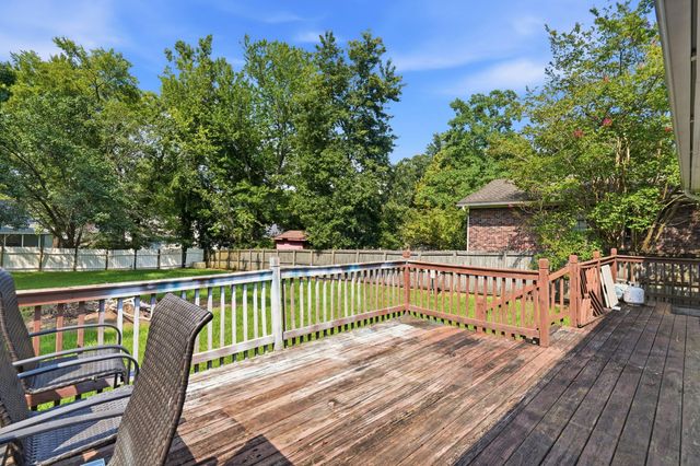 220 Crestwood Drive, Summerville, SC 29483