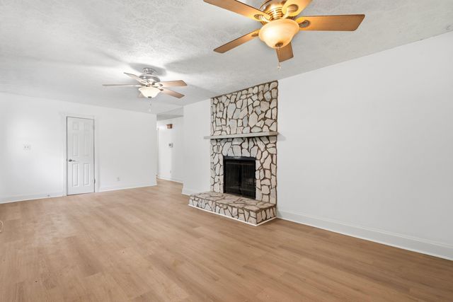 220 Crestwood Drive, Summerville, SC 29483