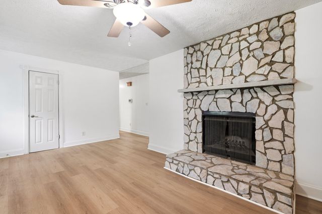 220 Crestwood Drive, Summerville, SC 29483