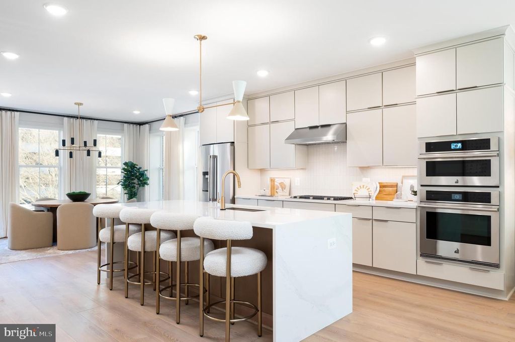 11973 NORTHPARK DR, North Bethesda, MD 20852