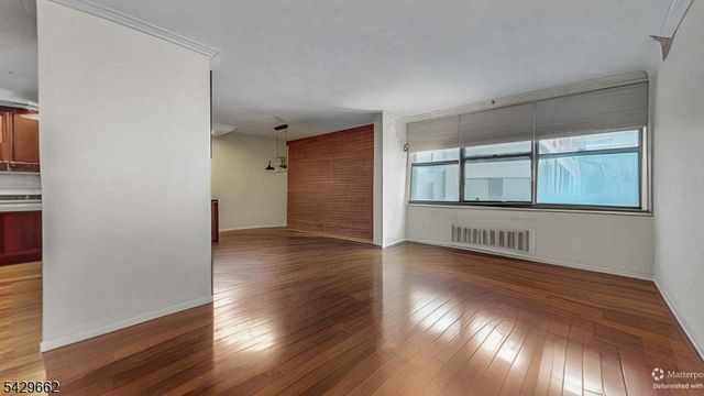 7002 Kennedy Blvd, Guttenberg Town, NJ 07093