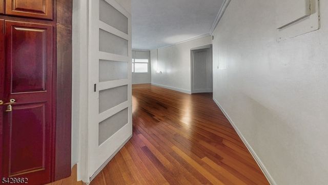 7002 Kennedy Blvd, Guttenberg Town, NJ 07093