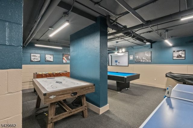 7002 Kennedy Blvd, Guttenberg Town, NJ 07093