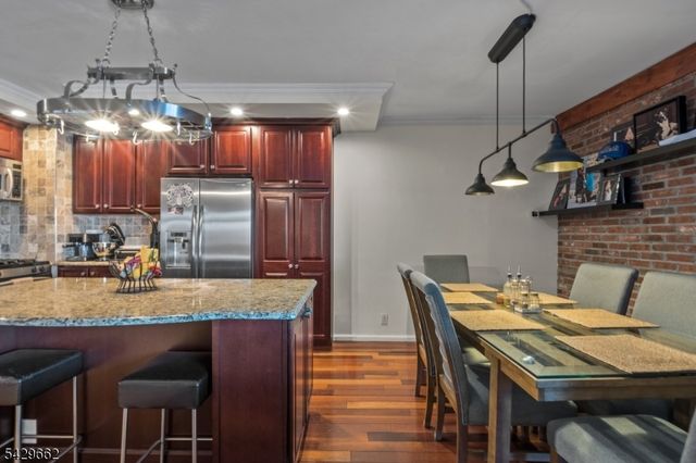 7002 Kennedy Blvd, Guttenberg Town, NJ 07093