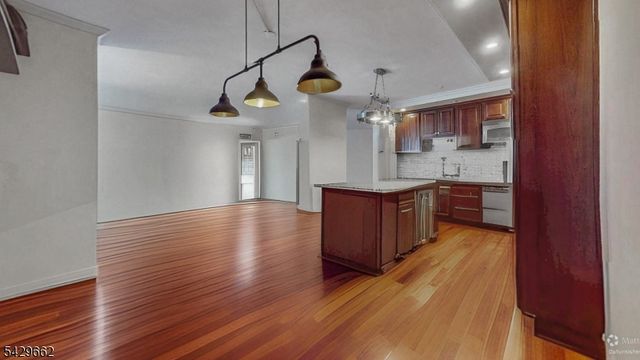 7002 Kennedy Blvd, Guttenberg Town, NJ 07093
