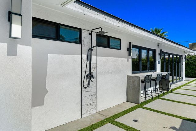 359 W Avenida Cerca, Palm Springs, CA 92262