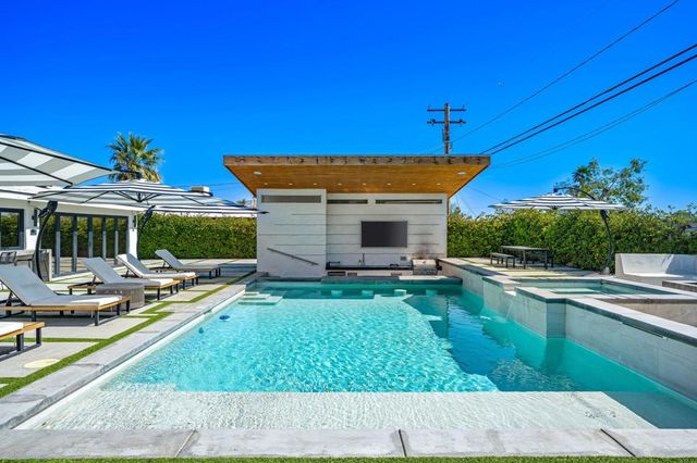 359 W Avenida Cerca, Palm Springs, CA 92262