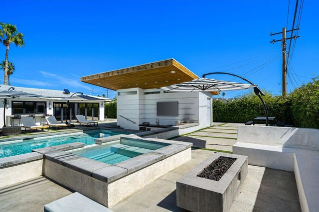 359 W Avenida Cerca, Palm Springs, CA 92262