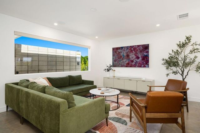 359 W Avenida Cerca, Palm Springs, CA 92262