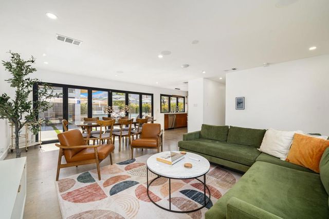 359 W Avenida Cerca, Palm Springs, CA 92262