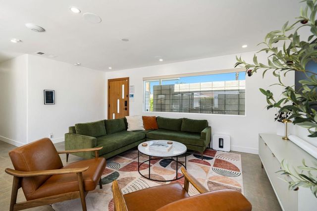 359 W Avenida Cerca, Palm Springs, CA 92262