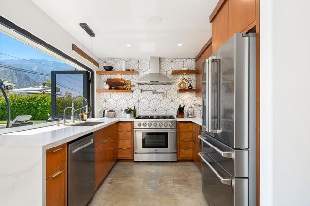 359 W Avenida Cerca, Palm Springs, CA 92262