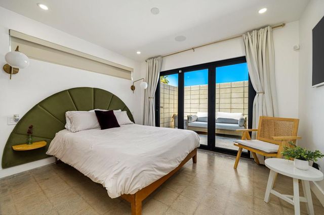 359 W Avenida Cerca, Palm Springs, CA 92262