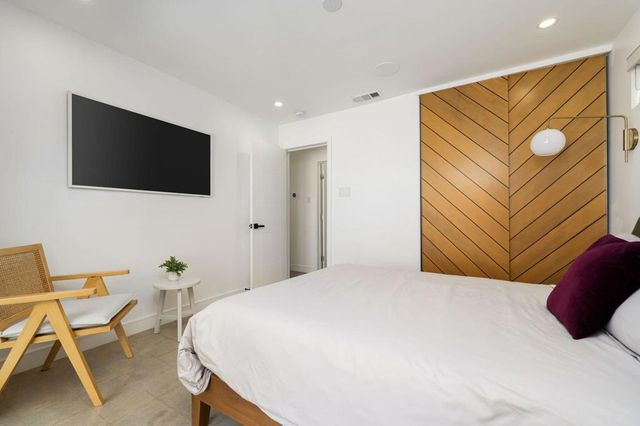 359 W Avenida Cerca, Palm Springs, CA 92262