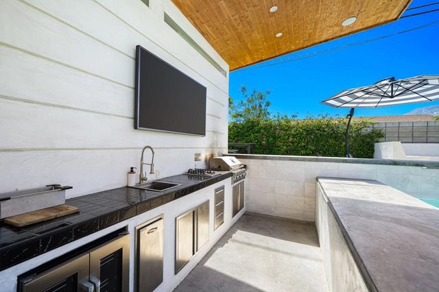 359 W Avenida Cerca, Palm Springs, CA 92262