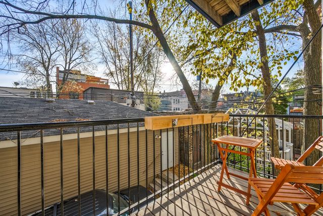 827 W BRADLEY Place 1W, Chicago, IL 60613