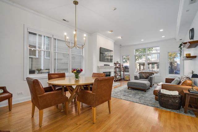 827 W BRADLEY Place 1W, Chicago, IL 60613