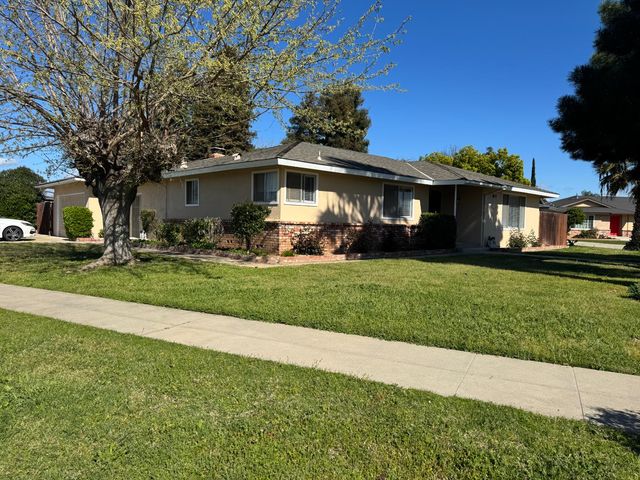 6620 N Sierra Vista Avenue, Fresno, CA 93710