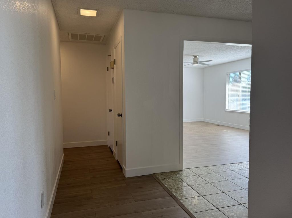 Image 10 of property listing at 6620 N Sierra Vista Avenue, Fresno, CA 93710